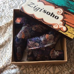 Floral embroidery ankle boots